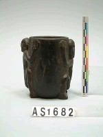 藏品(浮雕蛙形人像木杯)的圖片